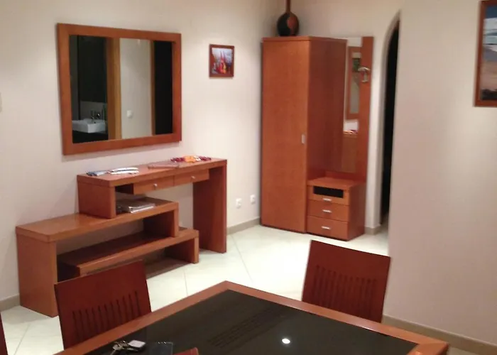 Spacious 2 Bedroom 2 Bathroom In Apartment