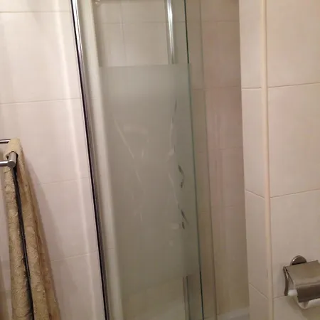 Apartment Spacious 2 Bedroom 2 Bathroom In