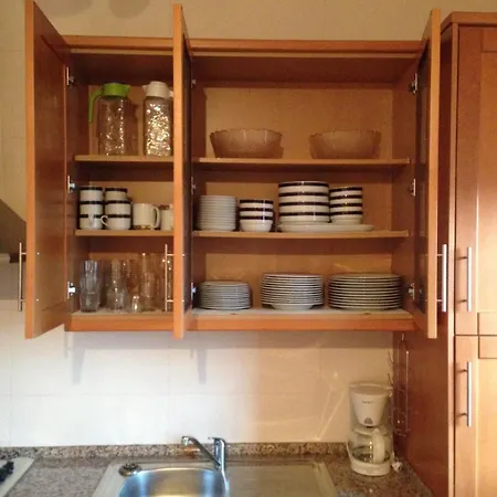 Spacious 2 Bedroom 2 Bathroom In Διαμέρισμα *